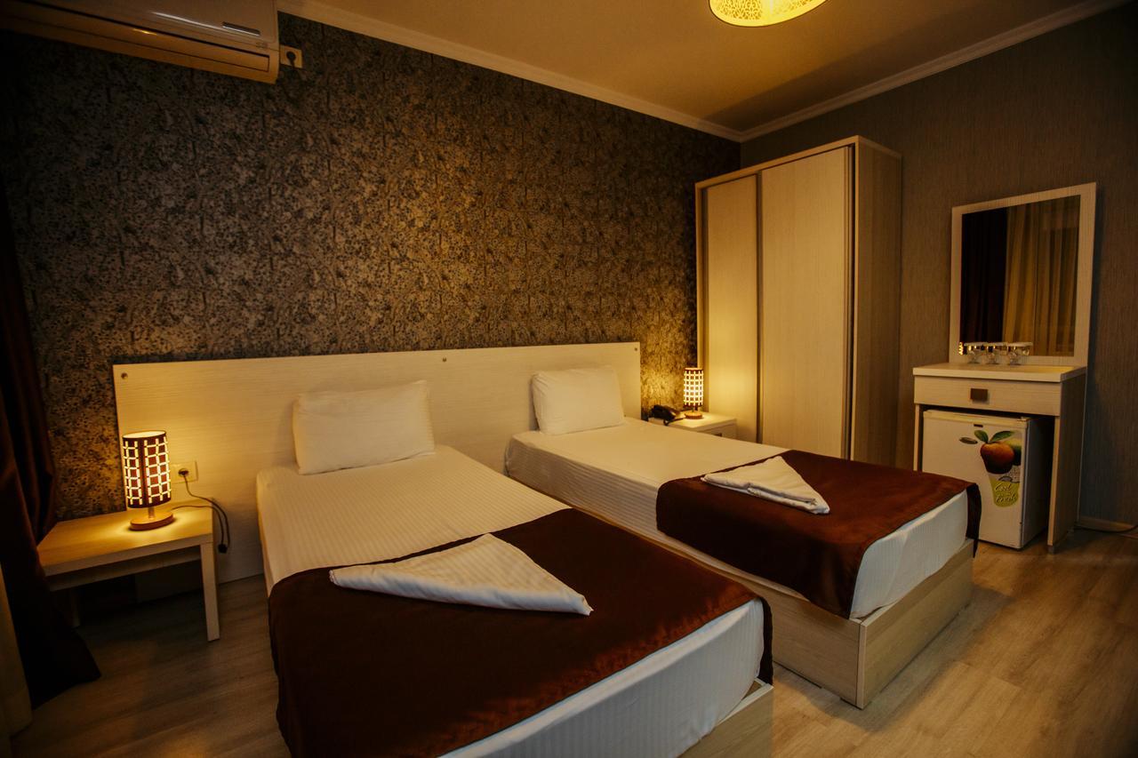 Batus Hotel Batumi Exterior foto
